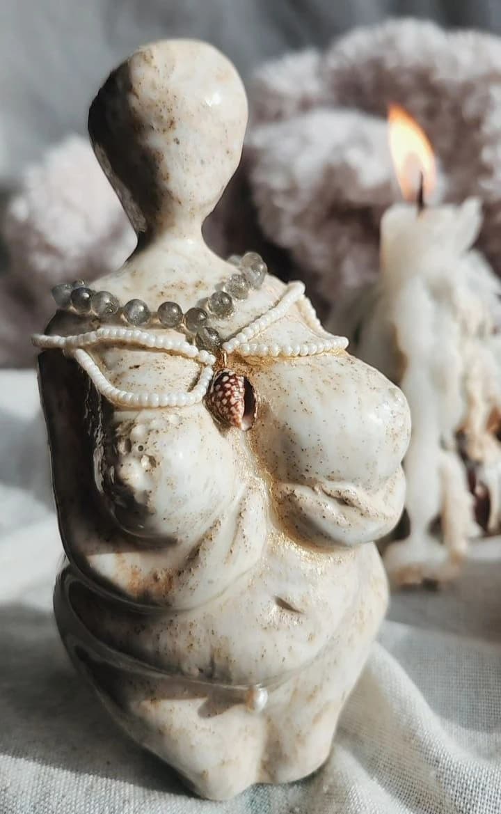 статуэтка "Молочная Ма" - изображение 1